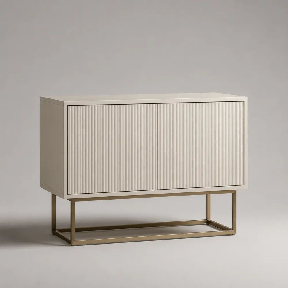 Credenza rettangolare a 2 ante in MDF scanalato e acciaio, avorio e ottone, 120 × 40 × 85 cm