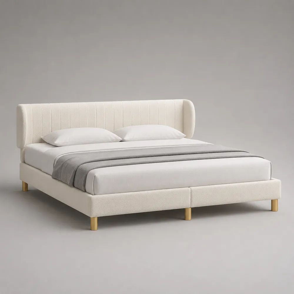 Letto matrimoniale imbottito 160 x 200 cm con rete a doghe, rivestimento in tessuto bouclé avorio e piedini oro, 220 x 188 x 112 cm