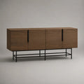 Credenza a 4 ante in MDF impiallacciato effetto noce con telaio in acciaio nero, 180 × 40 × 80 cm, marrone noce e nero